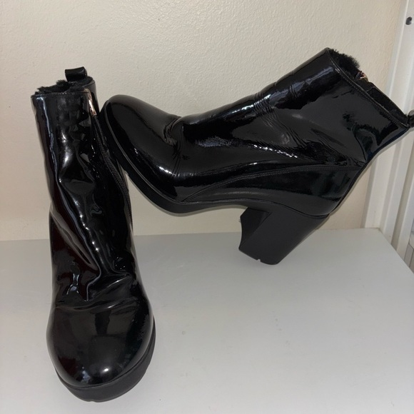 Black Heeled Boots with Glossy Patent Finish - Picture 7 of 9